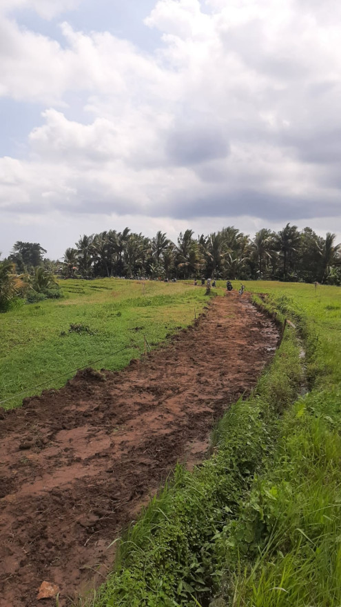 Kegiatan pembangunan Jalan Usaha Tani