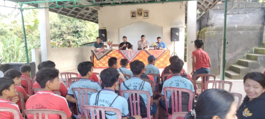Sosialisasi dan Penyuluhan Narkoba: Upaya Desa Angkah Membangun SDM Berkualitas dan Bebas Narkoba